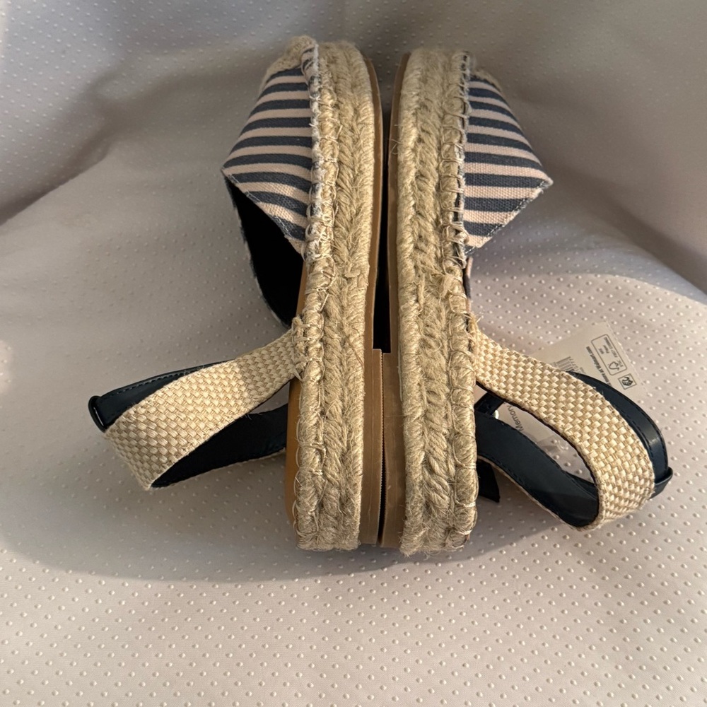 Time and Tru Blue White Espadrille Ankle‎ Strap Women’s Size 7 Memory Foam New - Picture 6 of 8